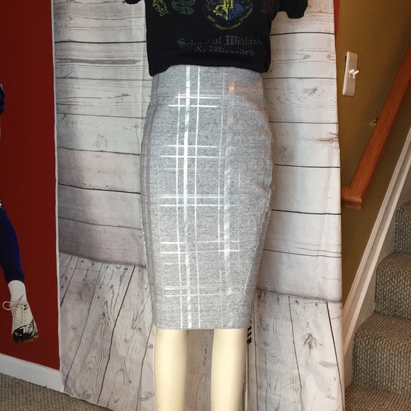 ELIZABETH JAMES NWT GREY PRINT STRETCH PENCIL SKIRT